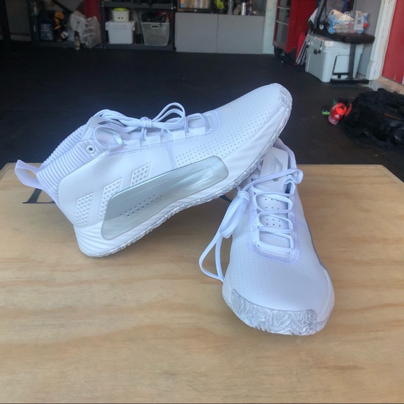 adidas dame 5 sizing